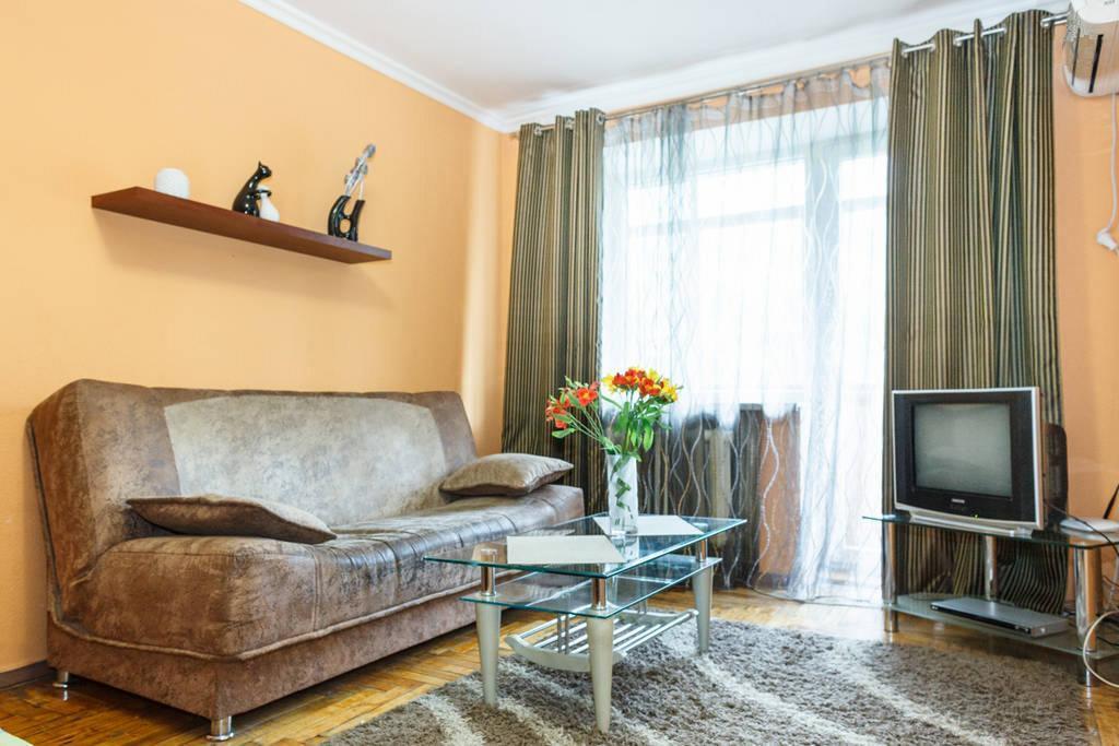 Apartment On Sobornyi Avenue 143 Near Intourist Hotel Zaporizhia 外观 照片